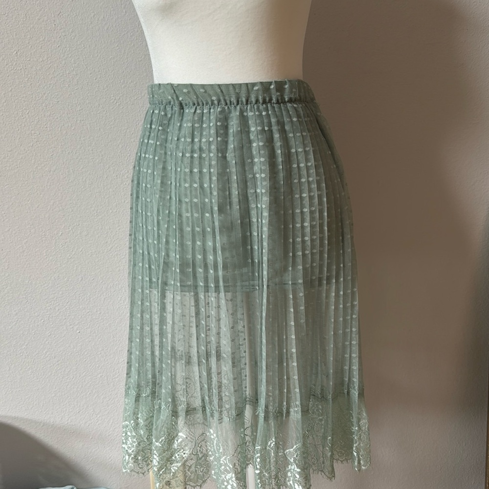 H&M Divided Women’s Sage Green Mesh Midi Skirt Polka Dot Floral Size U.S. 6
